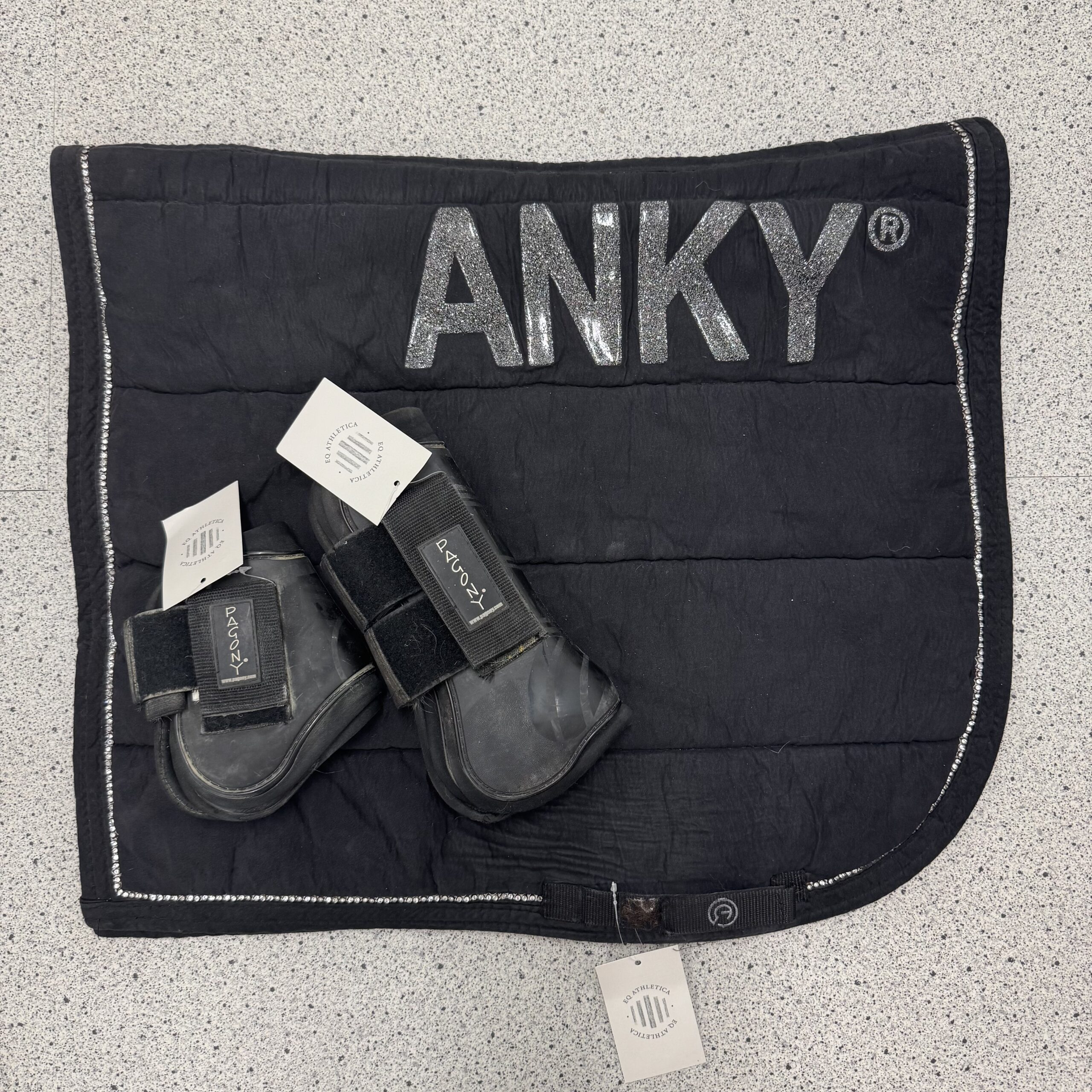 ANKY Sjabrak + Pagony beenbeschermers full dressuur